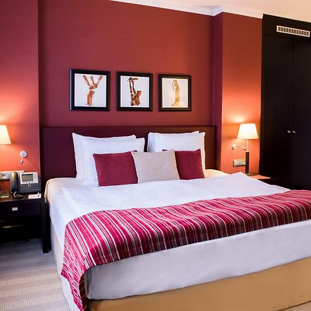 คราวน์ พลาซา บราติสลาวา Hotel ภายนอก รูปภาพ
