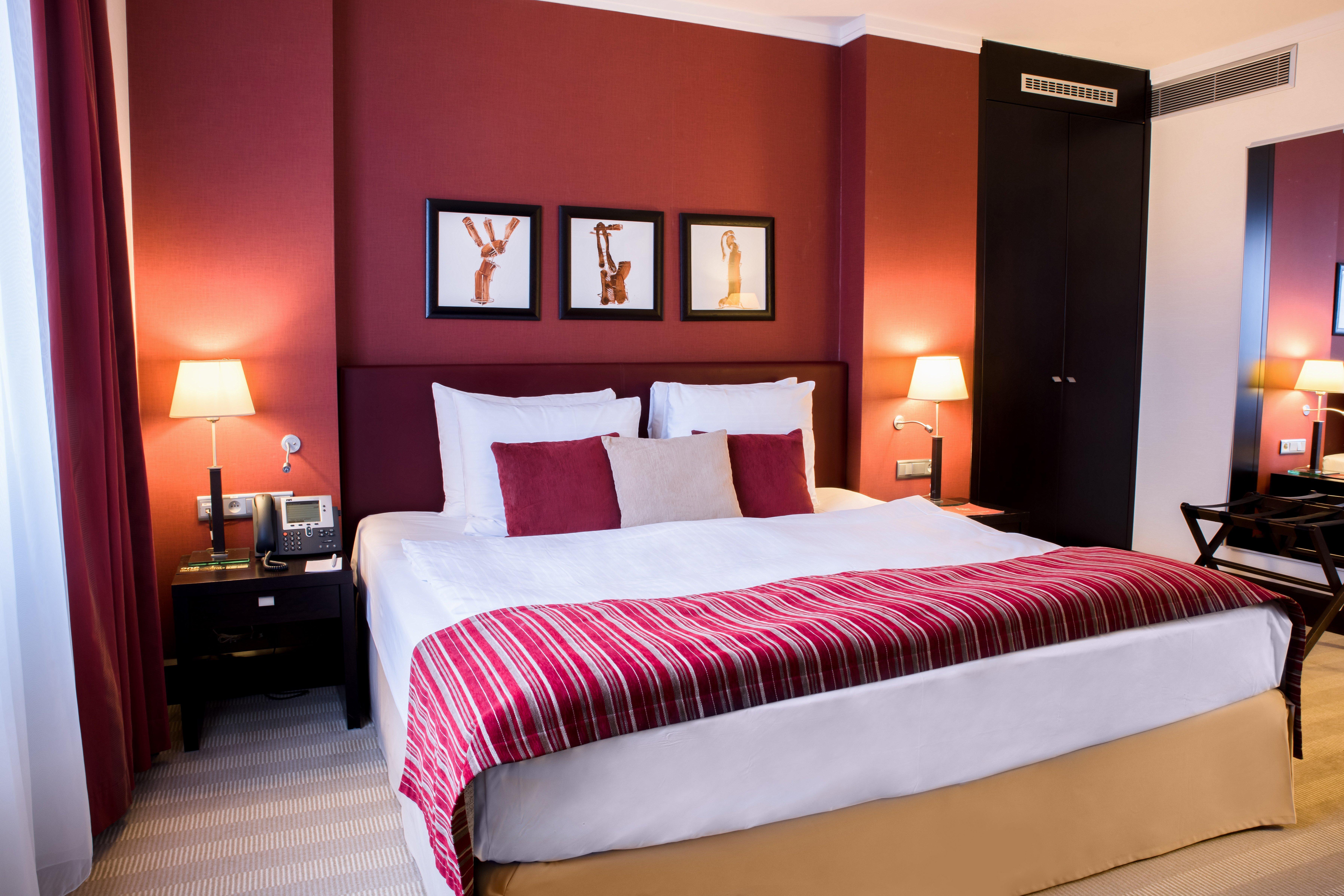 คราวน์ พลาซา บราติสลาวา Hotel ภายนอก รูปภาพ
